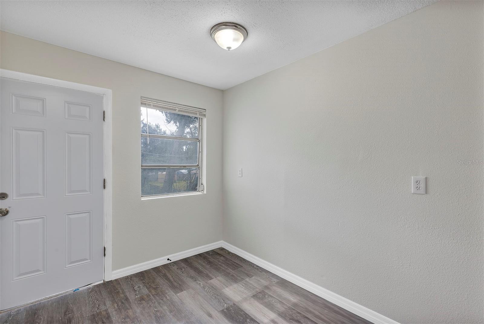 Image 6 of 13 For 751 Bellevue Avenue 4
