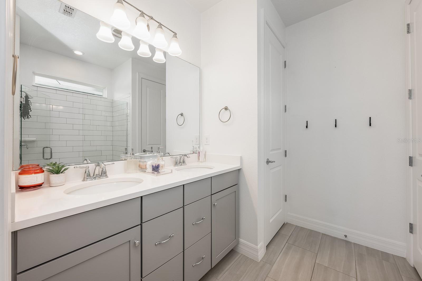 Image 16 of 30 For 3233 Sailing Pier Avenue