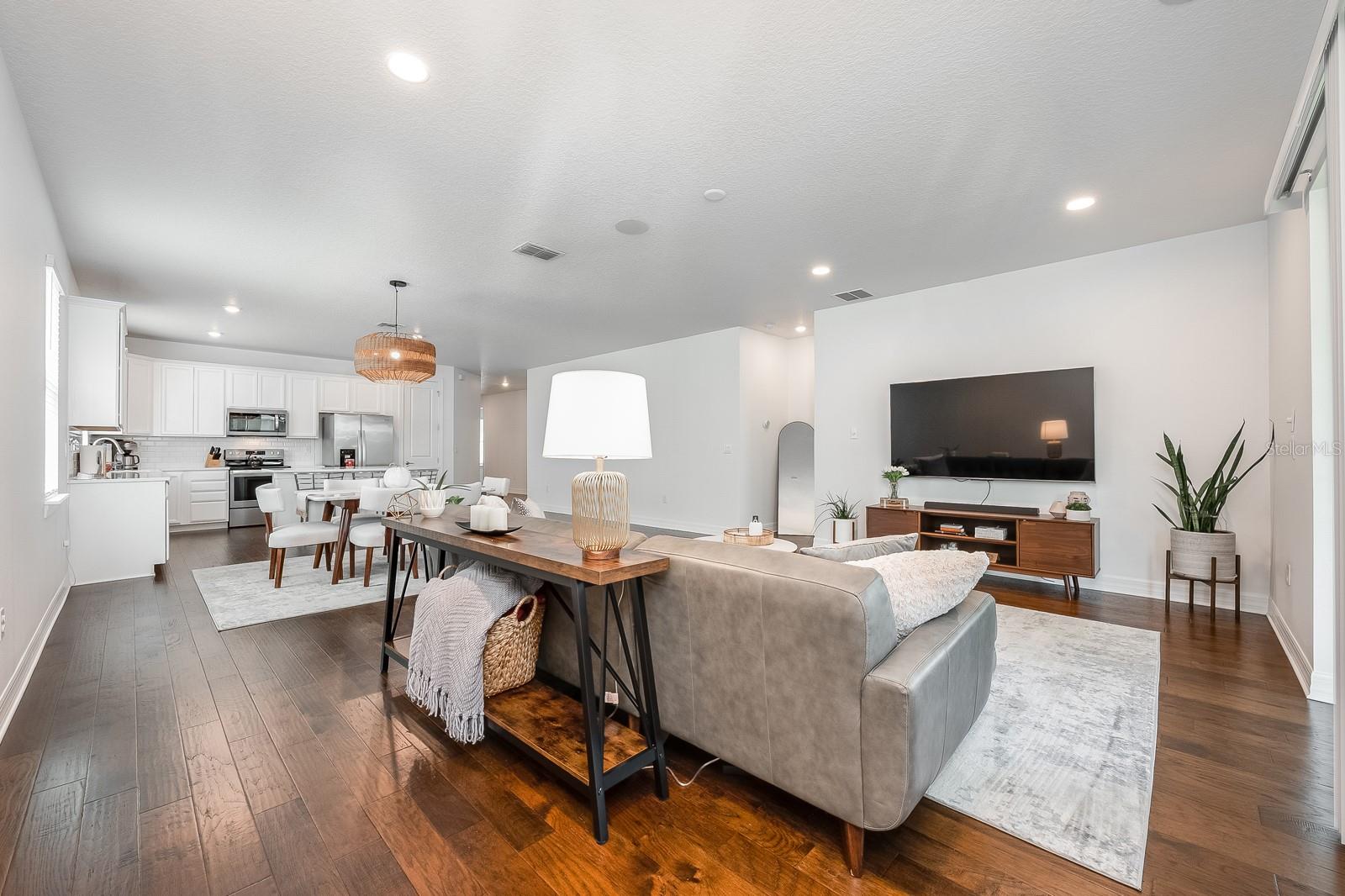 Image 2 of 30 For 3233 Sailing Pier Avenue