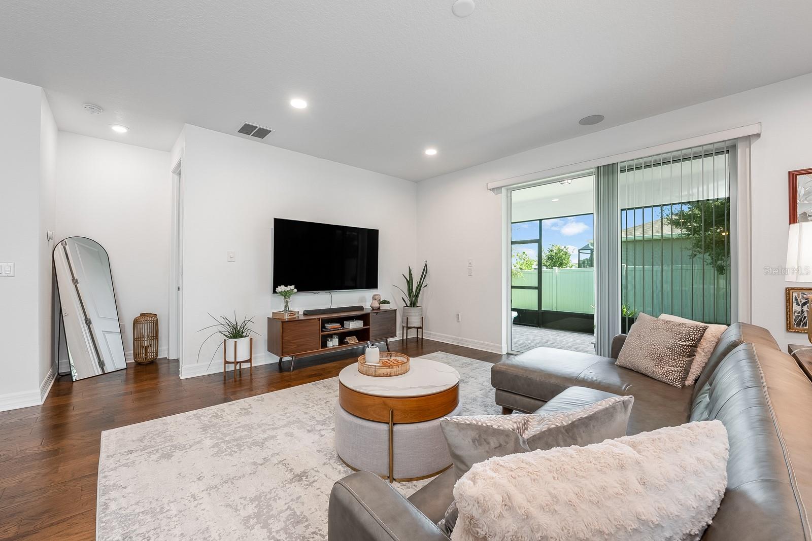 Image 3 of 30 For 3233 Sailing Pier Avenue