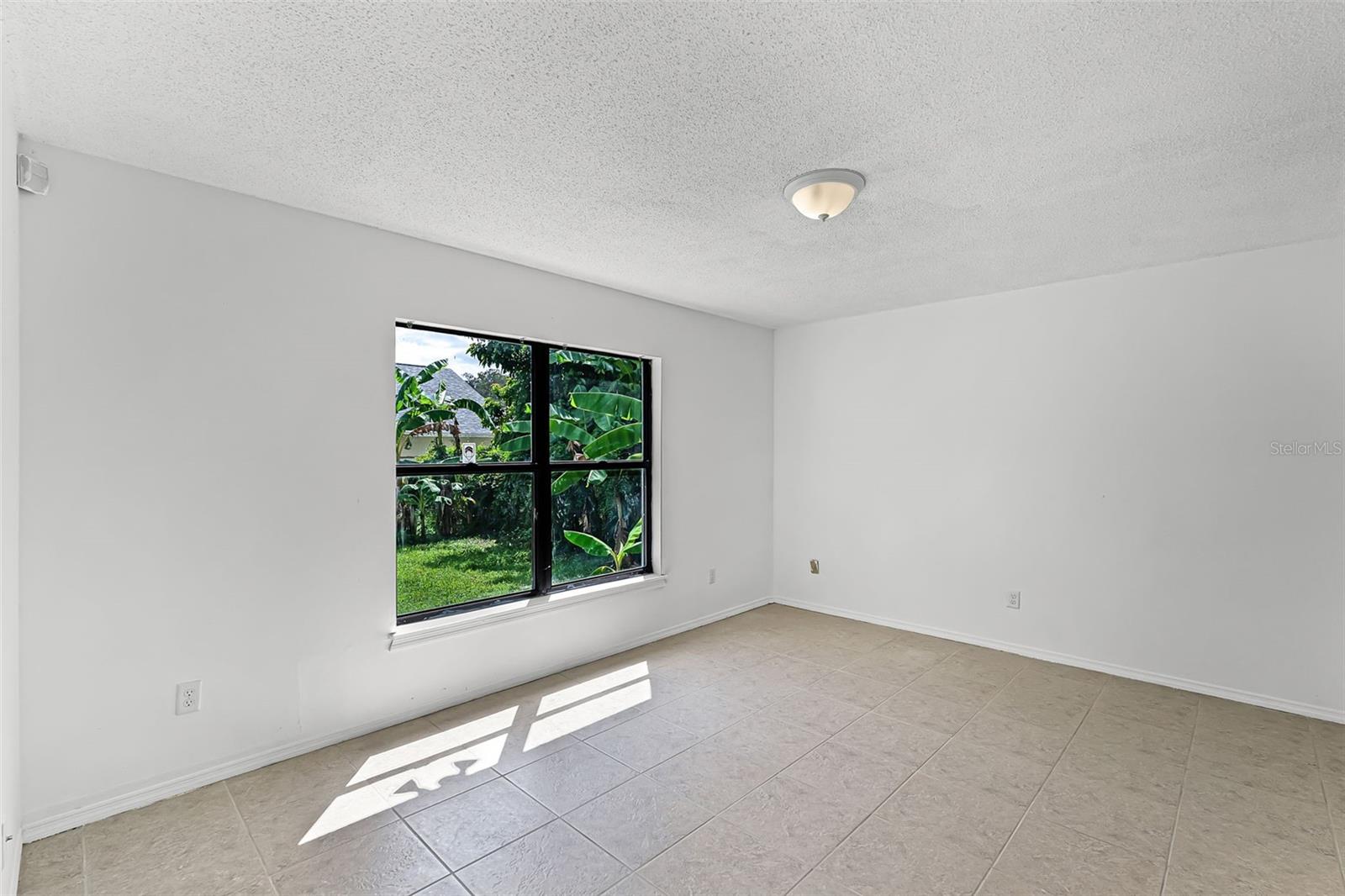 Image 4 of 19 For 4864 Old Oak Tree Court