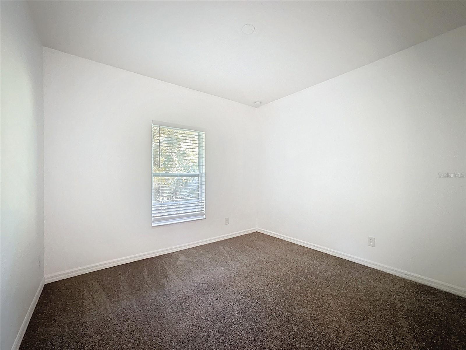 Image 17 of 34 For 662 Vitoria Road