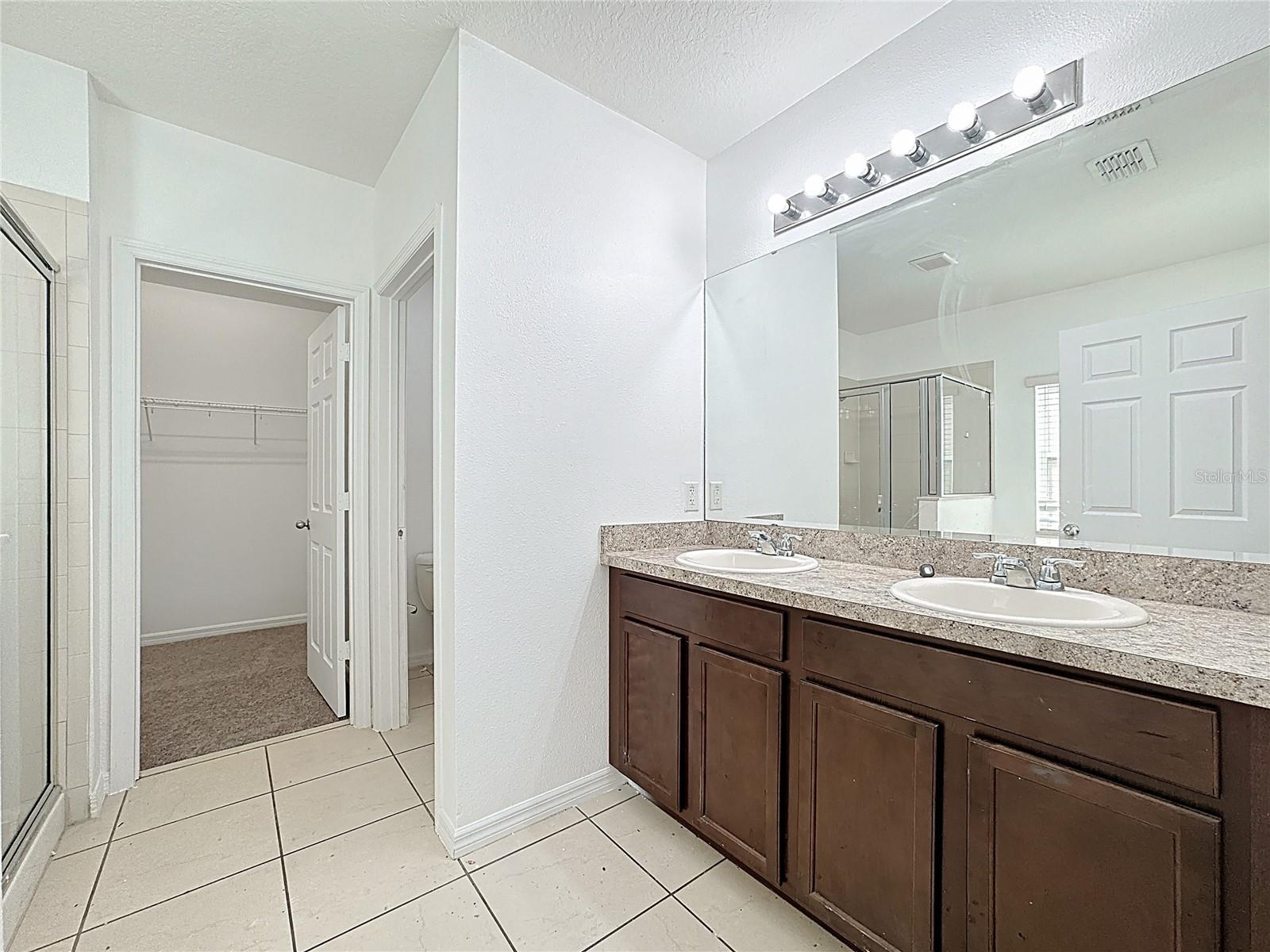 Image 21 of 34 For 662 Vitoria Road