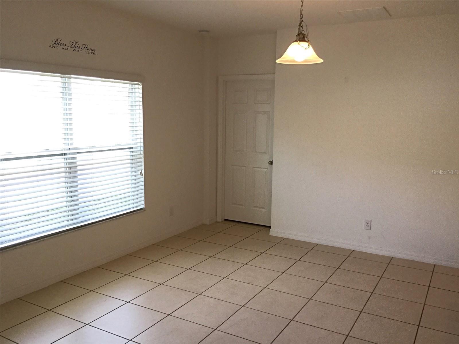 Image 5 of 14 For 662 Vitoria Road