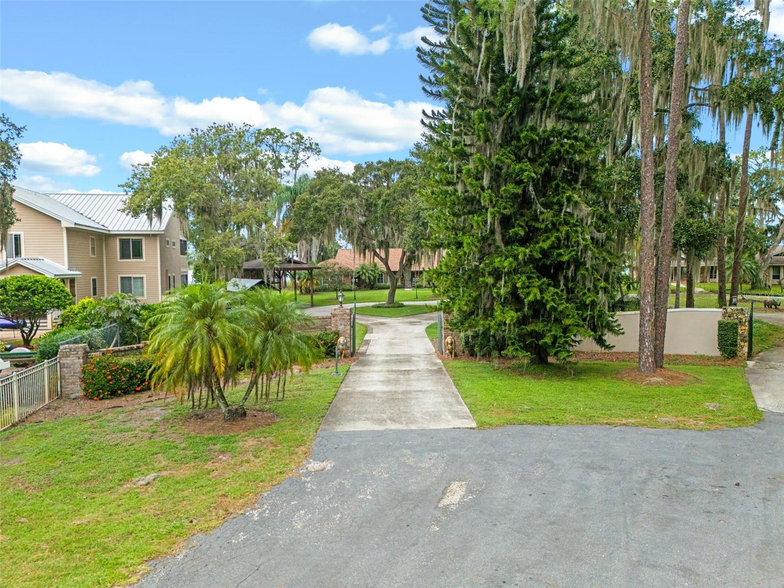 Image 5 of 58 For 14050 Marine Court