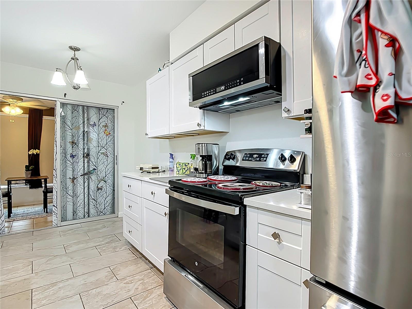 Image 3 of 16 For 215 Persimmon Street 52