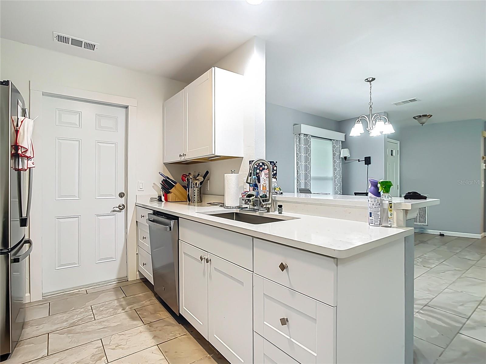Image 4 of 16 For 215 Persimmon Street 52