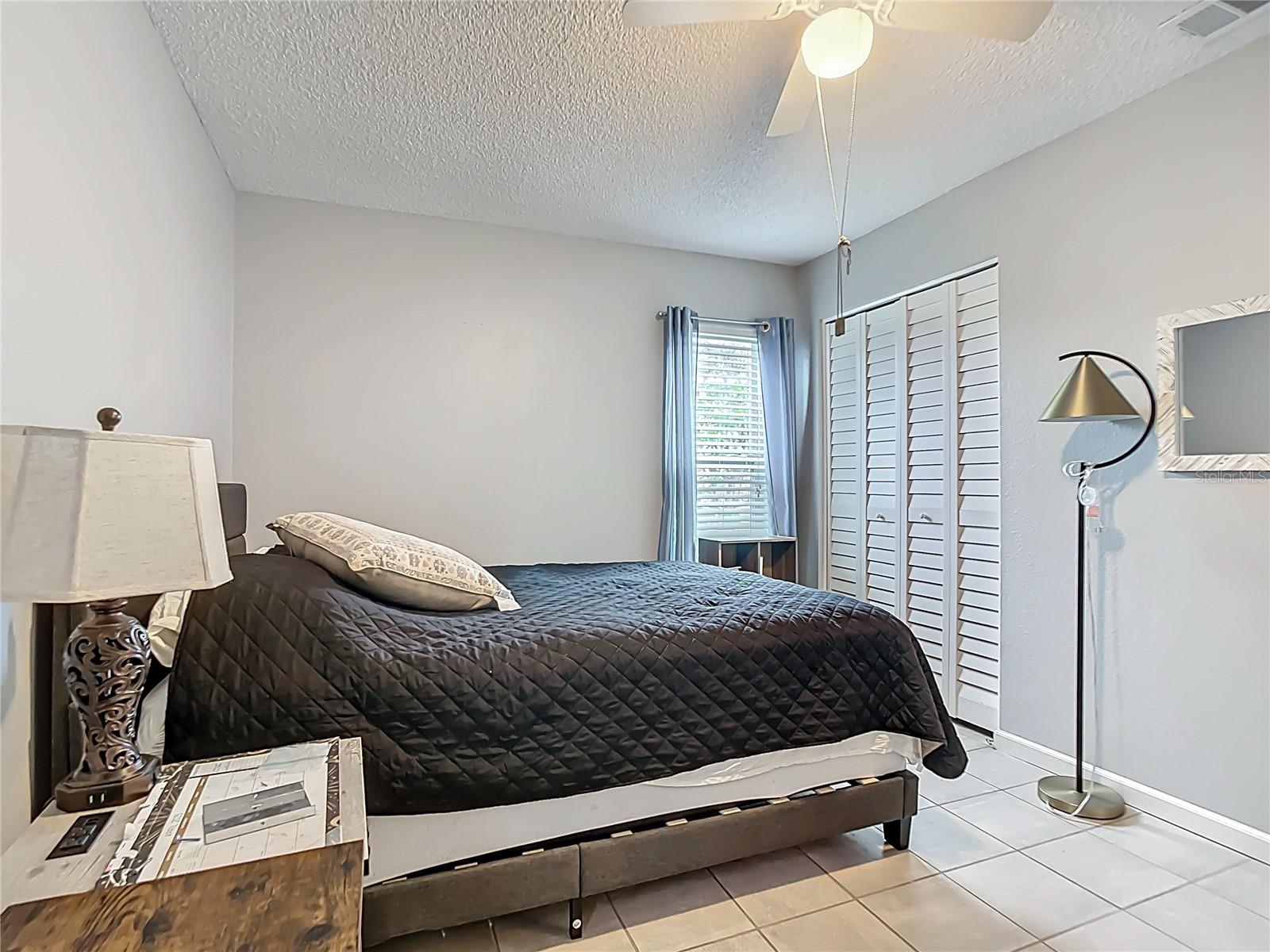 Image 9 of 16 For 215 Persimmon Street 52