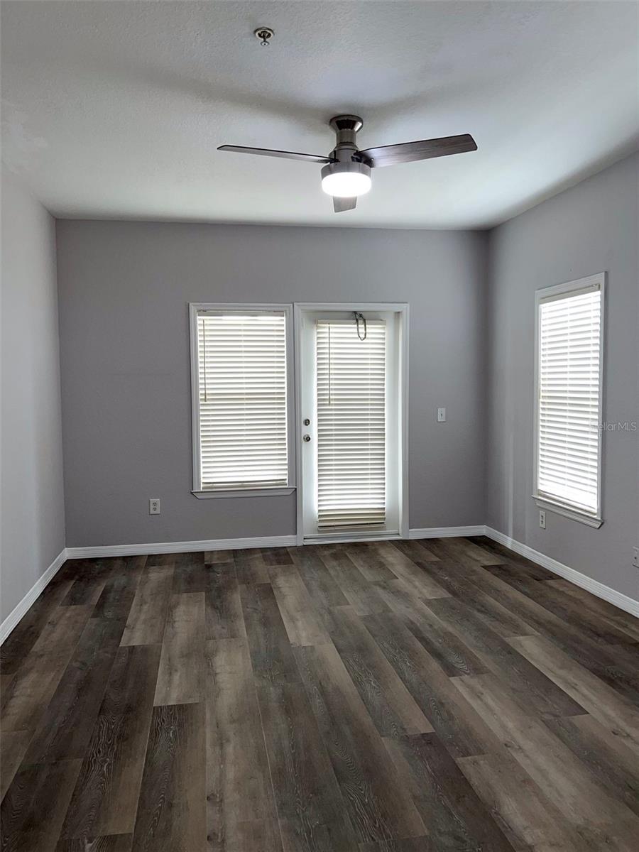 Image 24 of 30 For 3555 Conroy Road 1335
