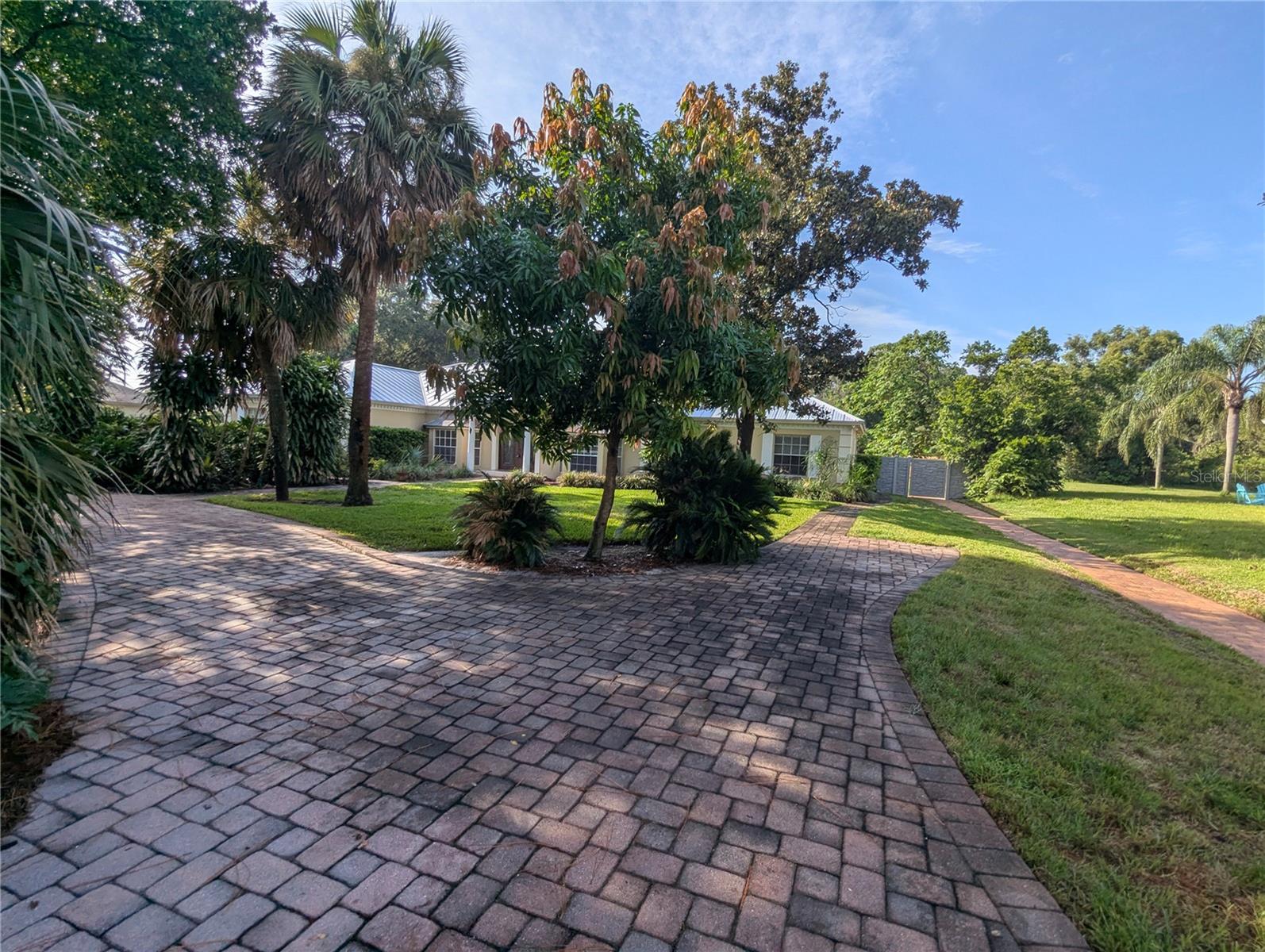 Image 15 of 64 For 8052 Oak Park Road