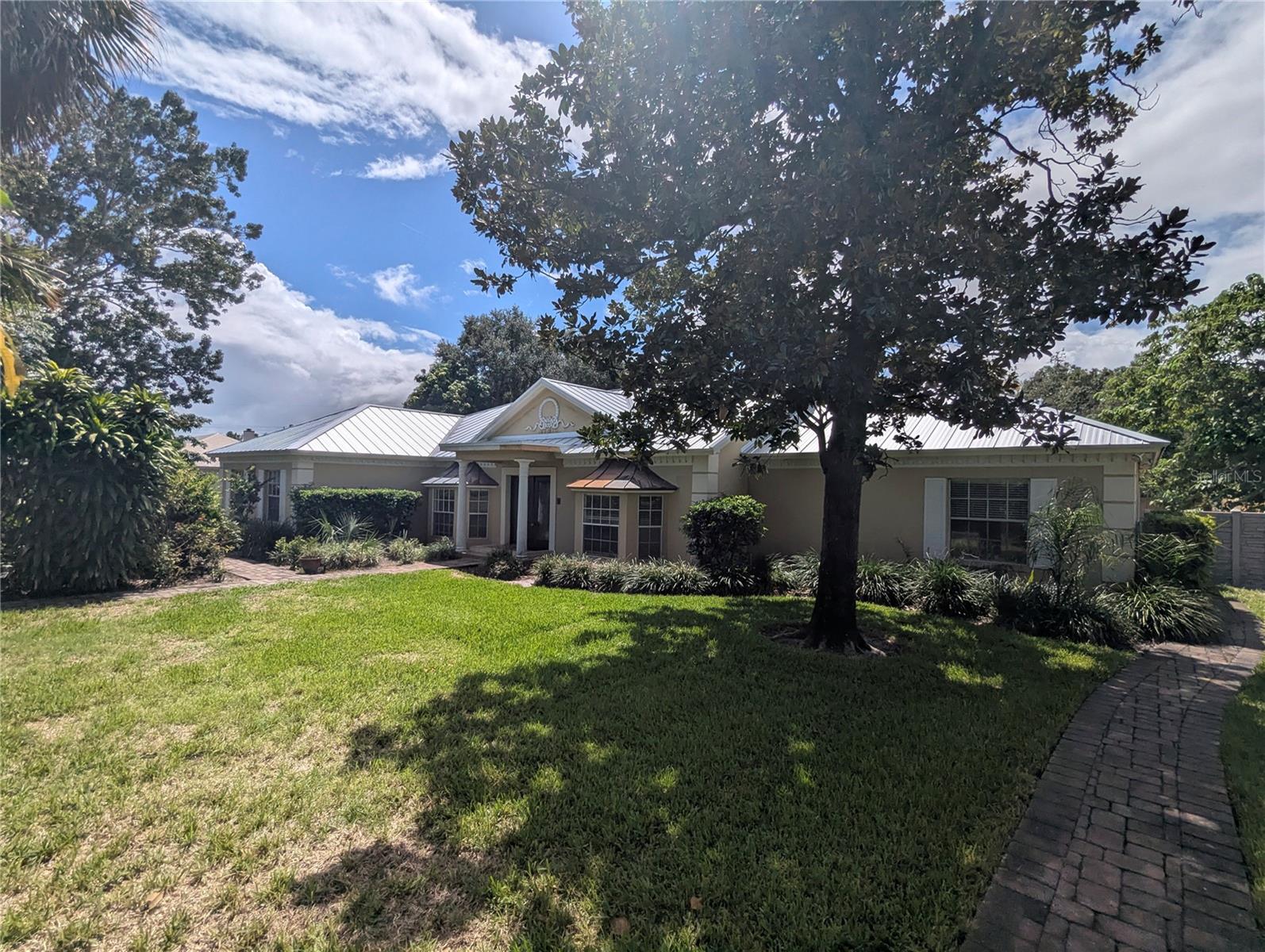 Image 4 of 64 For 8052 Oak Park Road