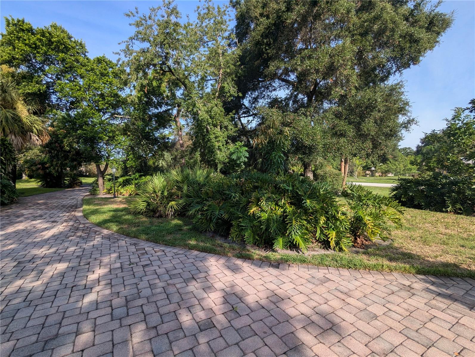 Image 8 of 64 For 8052 Oak Park Road