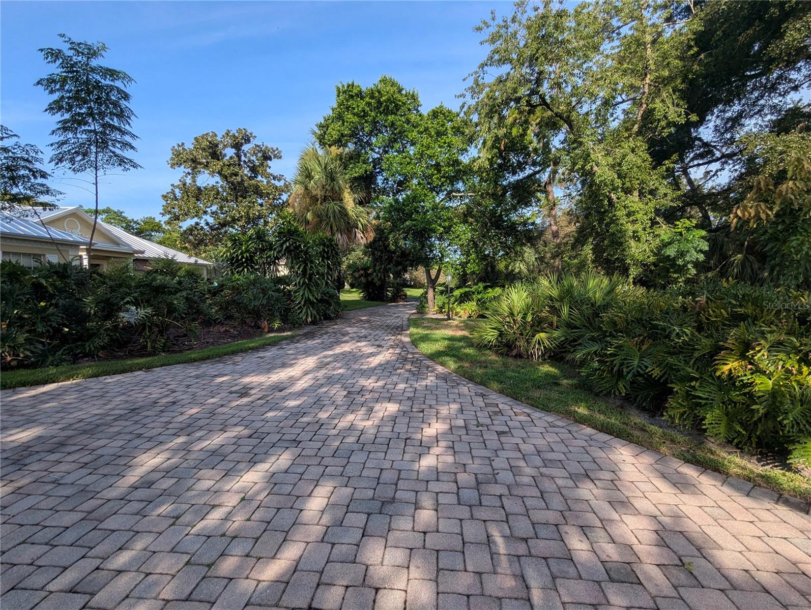 Image 9 of 64 For 8052 Oak Park Road