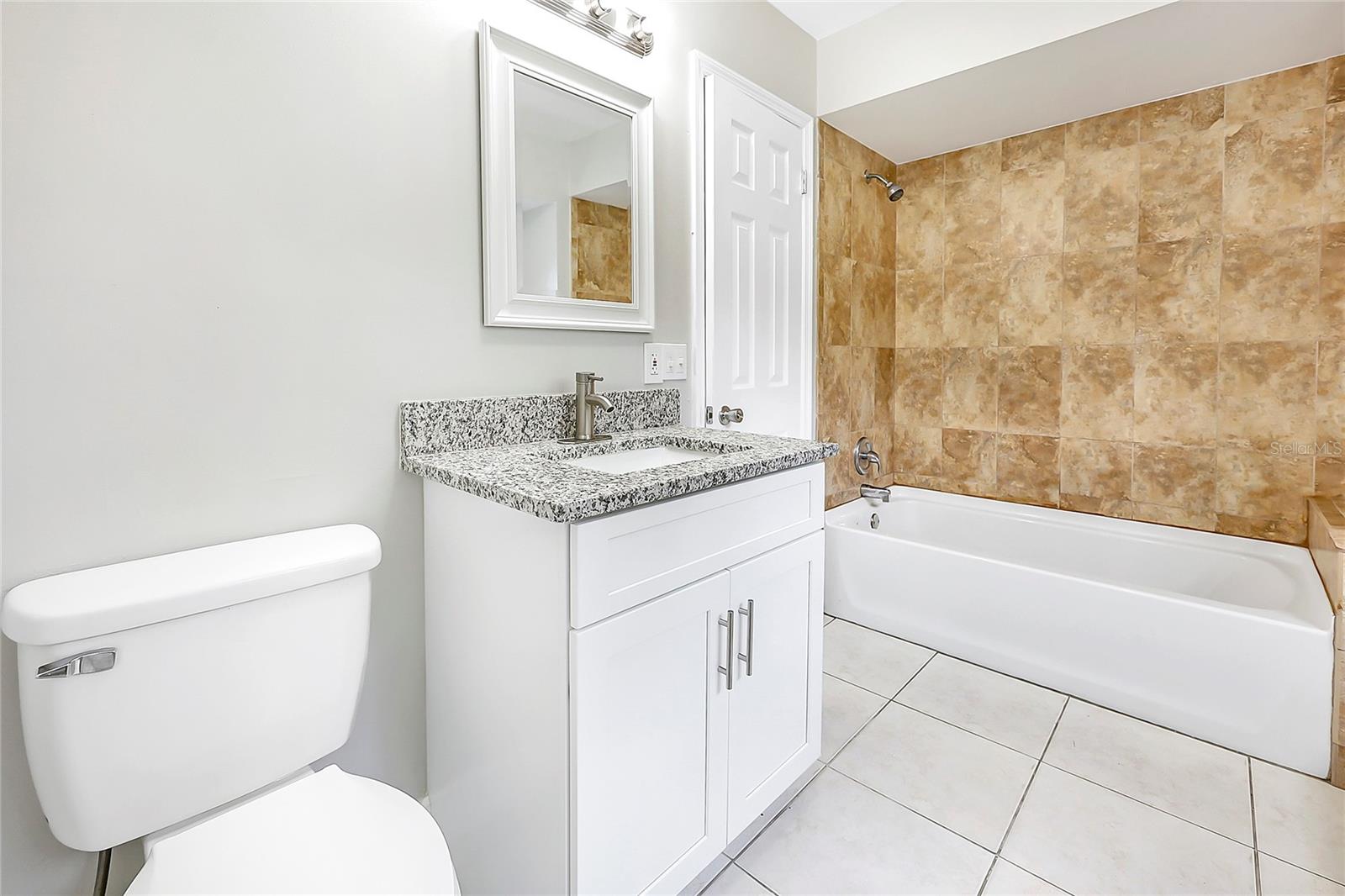 Image 14 of 30 For 4120 Gulfstream Bay Court