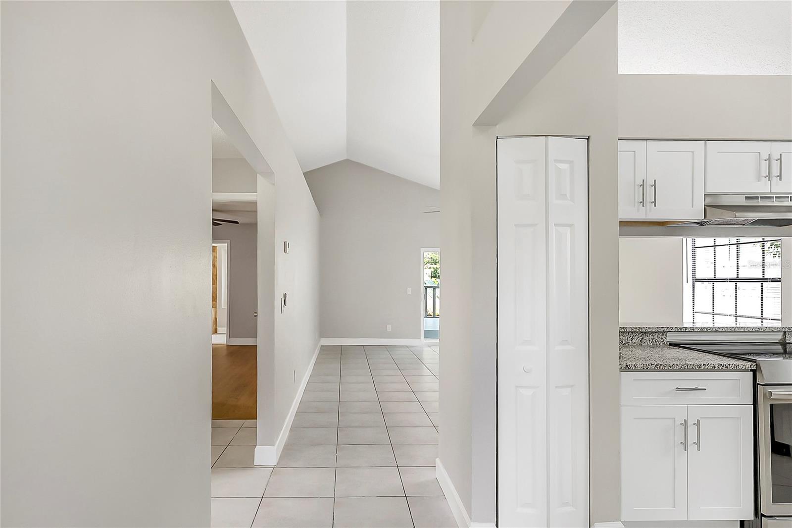 Image 4 of 30 For 4120 Gulfstream Bay Court