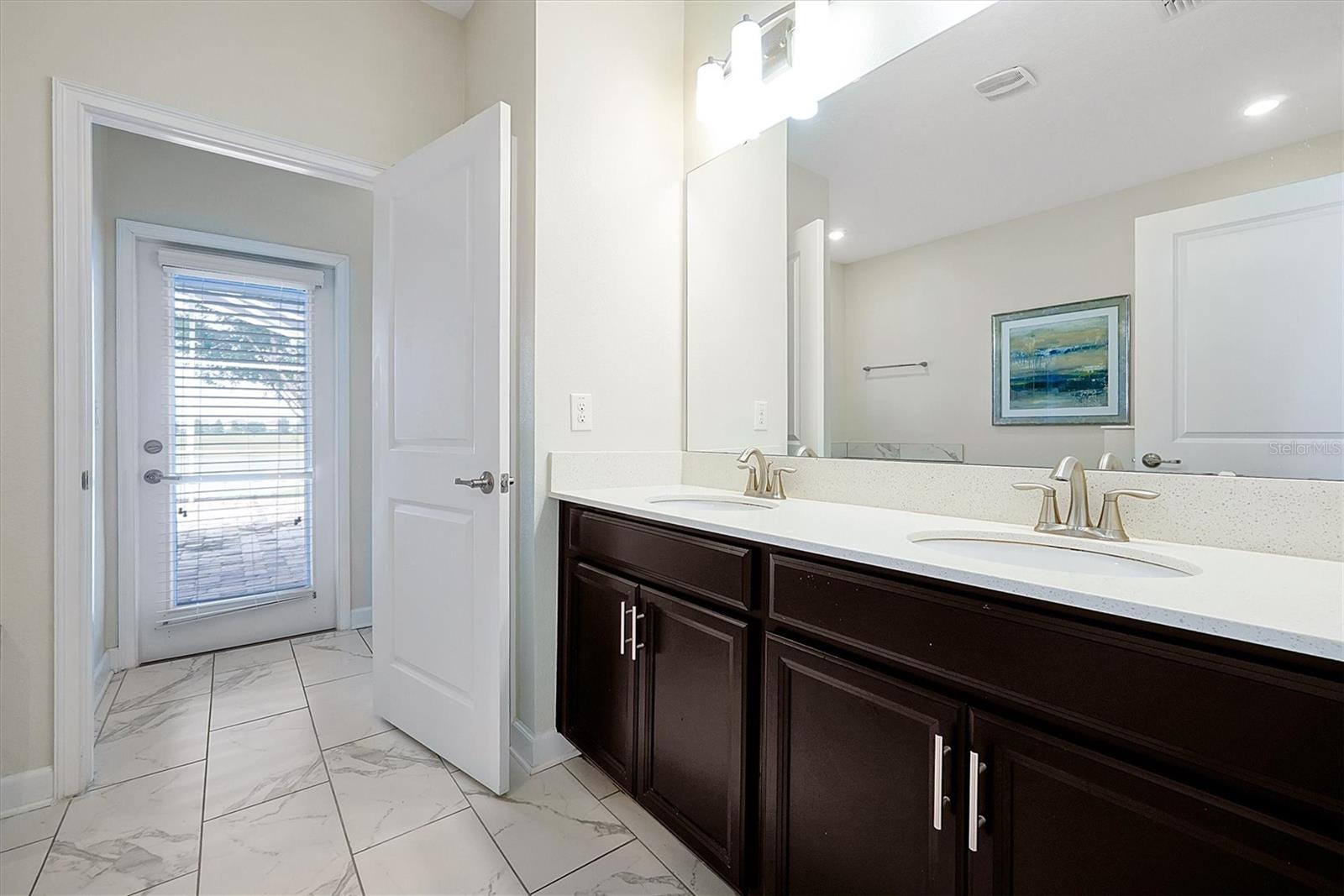 Image 20 of 41 For 1521 Flange Drive