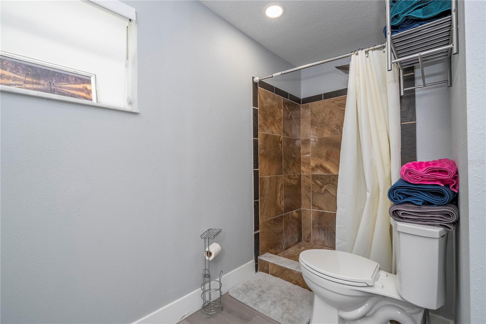 Image 49 of 62 For 162 Jocelyn Drive