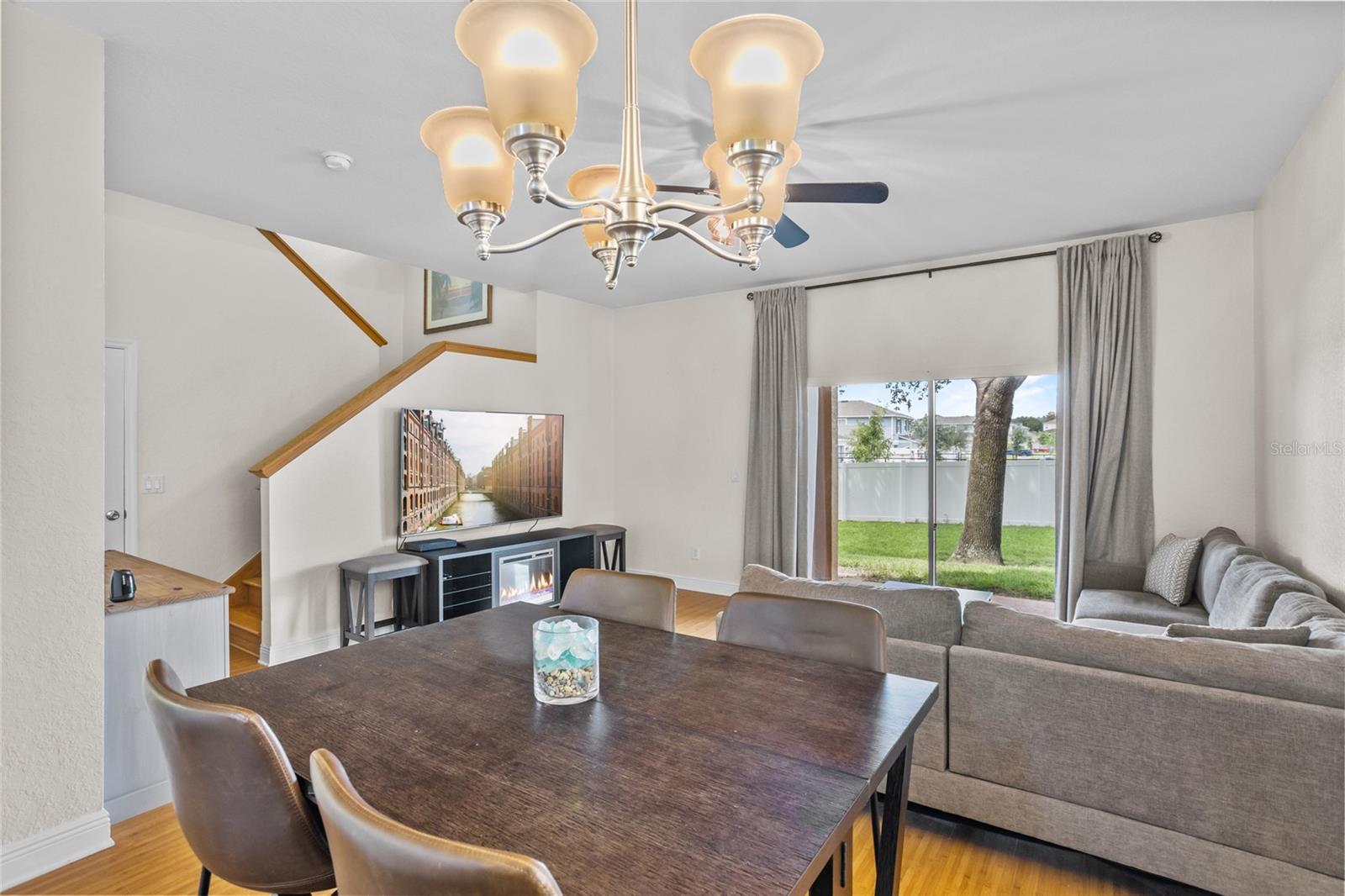 Image 17 of 57 For 3102 Calabria Avenue 3102