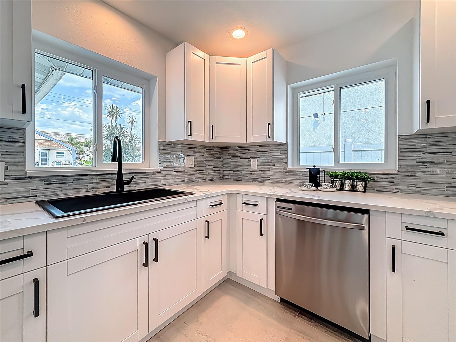 Image 21 of 58 For 572 Baywood Drive N