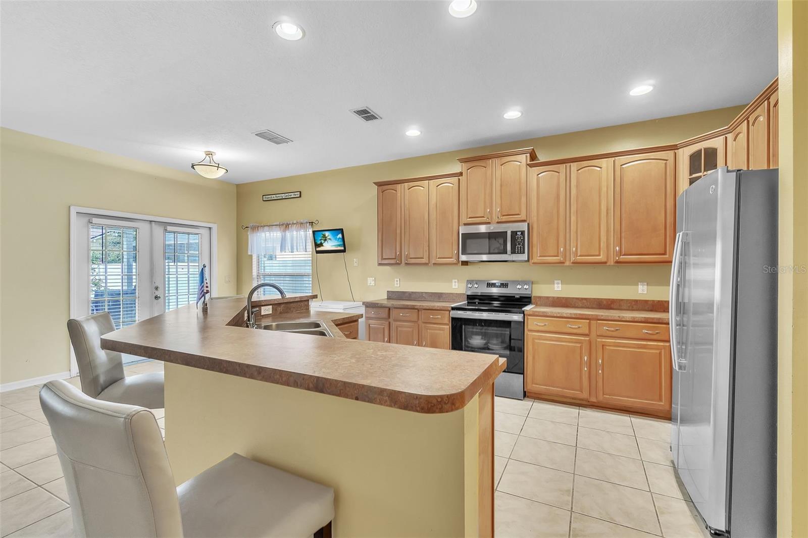 Image 14 of 43 For 8832 Palisades Beach Avenue