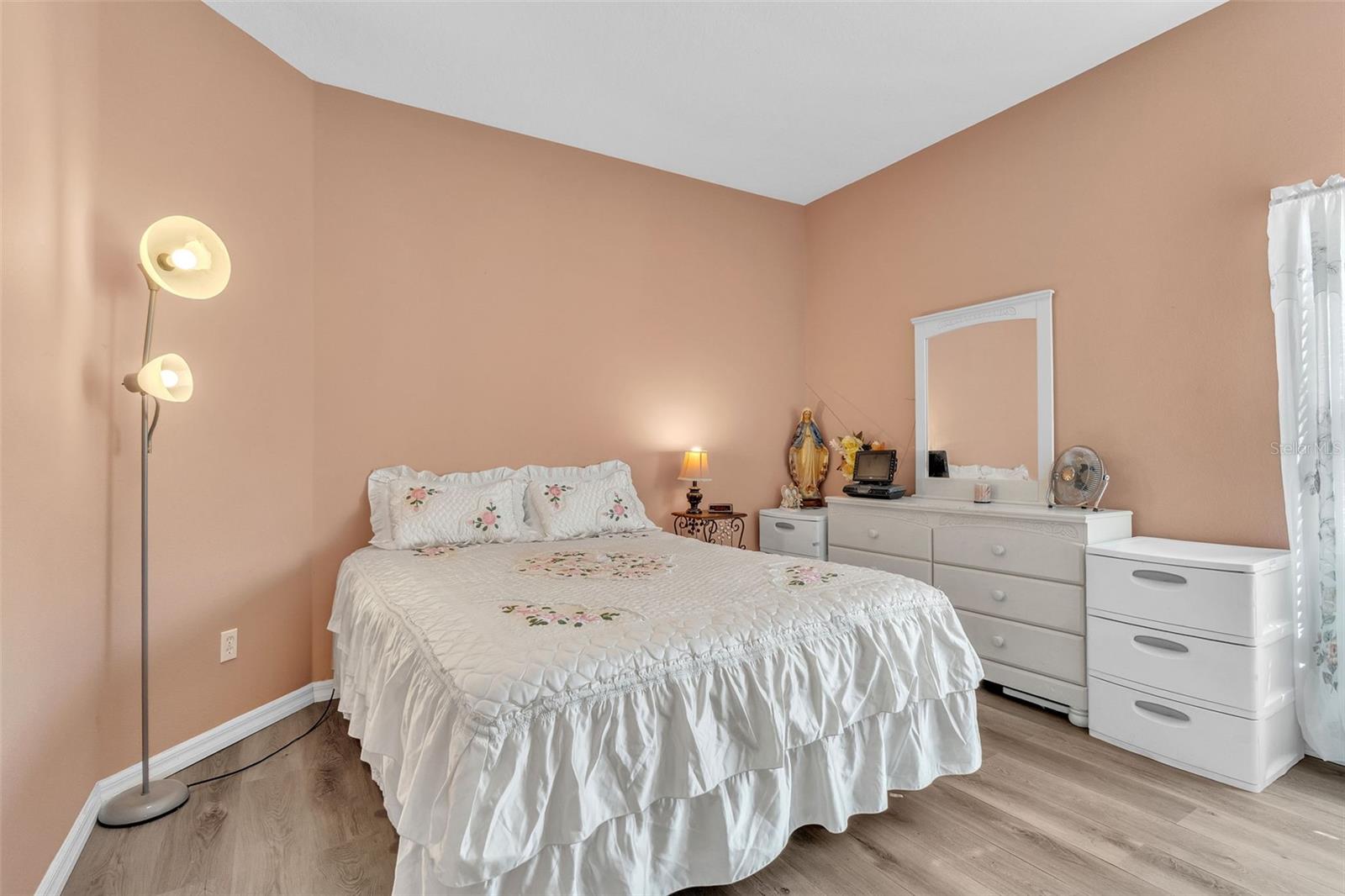 Image 16 of 43 For 8832 Palisades Beach Avenue