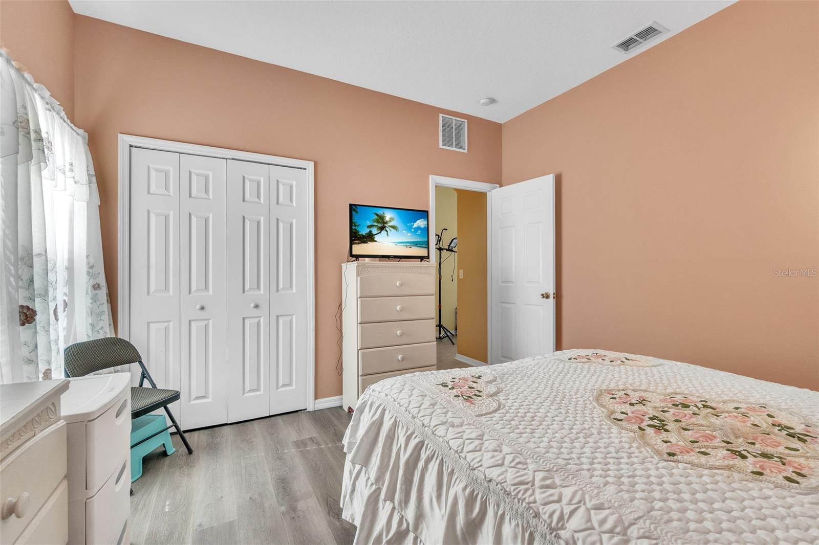 Image 17 of 43 For 8832 Palisades Beach Avenue
