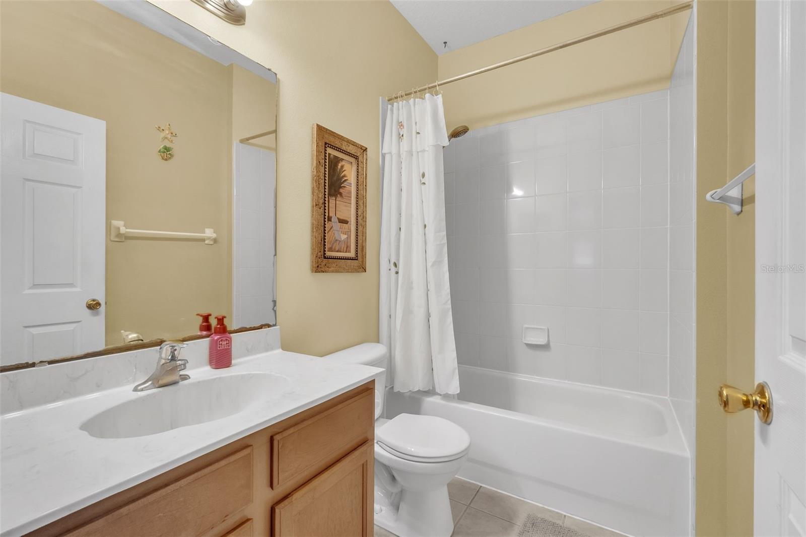 Image 18 of 43 For 8832 Palisades Beach Avenue
