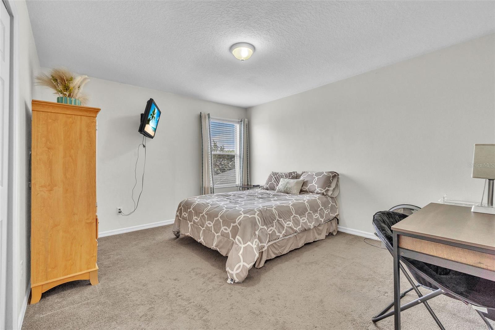Image 23 of 43 For 8832 Palisades Beach Avenue