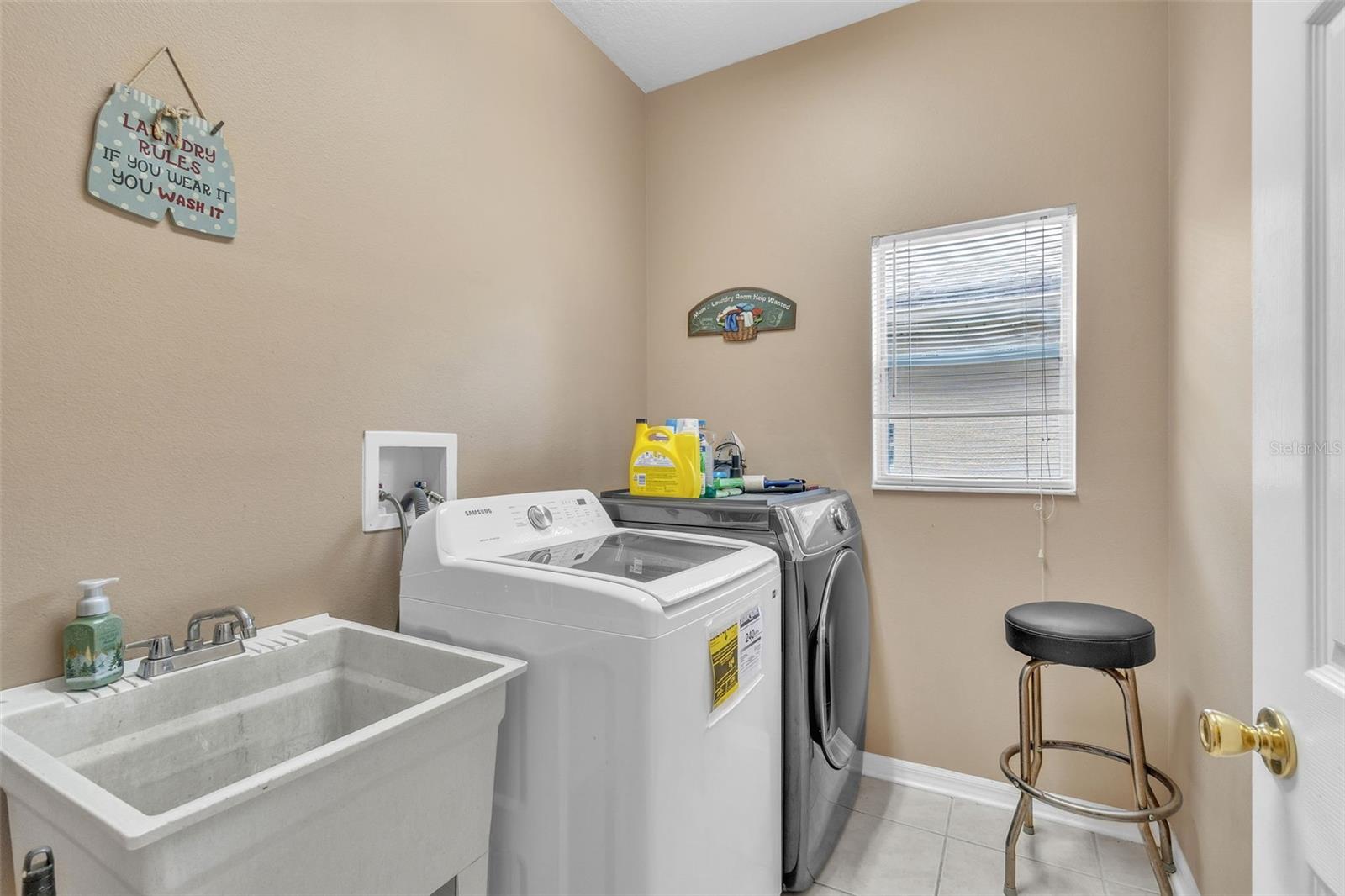 Image 34 of 43 For 8832 Palisades Beach Avenue
