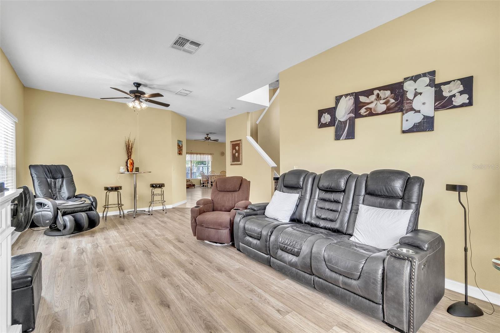 Image 6 of 43 For 8832 Palisades Beach Avenue