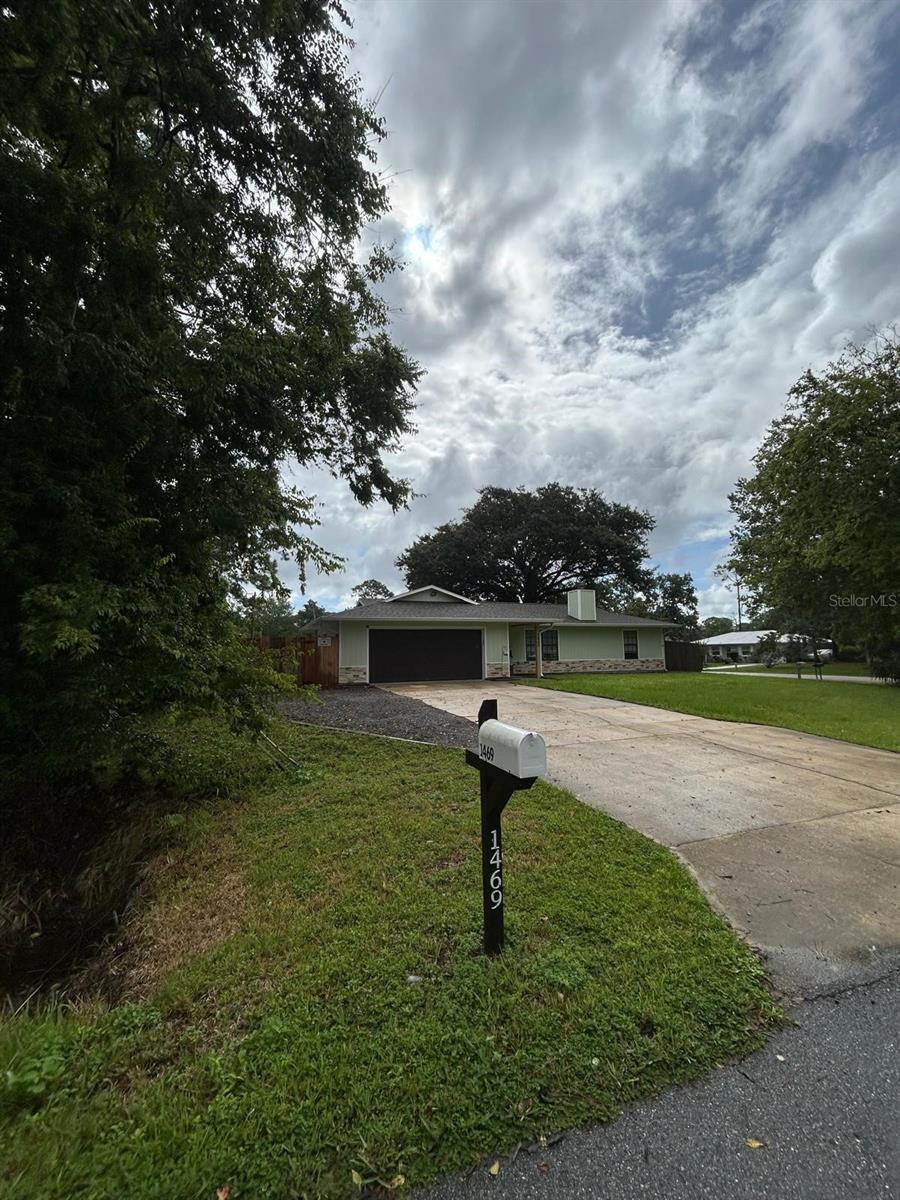 Image 9 of 40 For 1469 General Custer Avenue