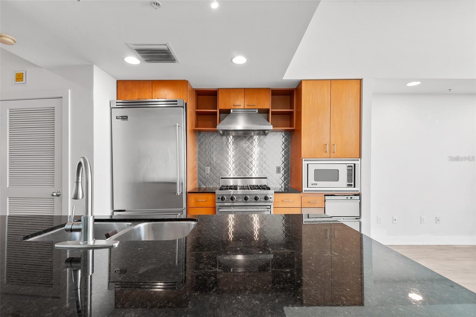 Image 4 of 11 For 1208 Kennedy Boulevard 824