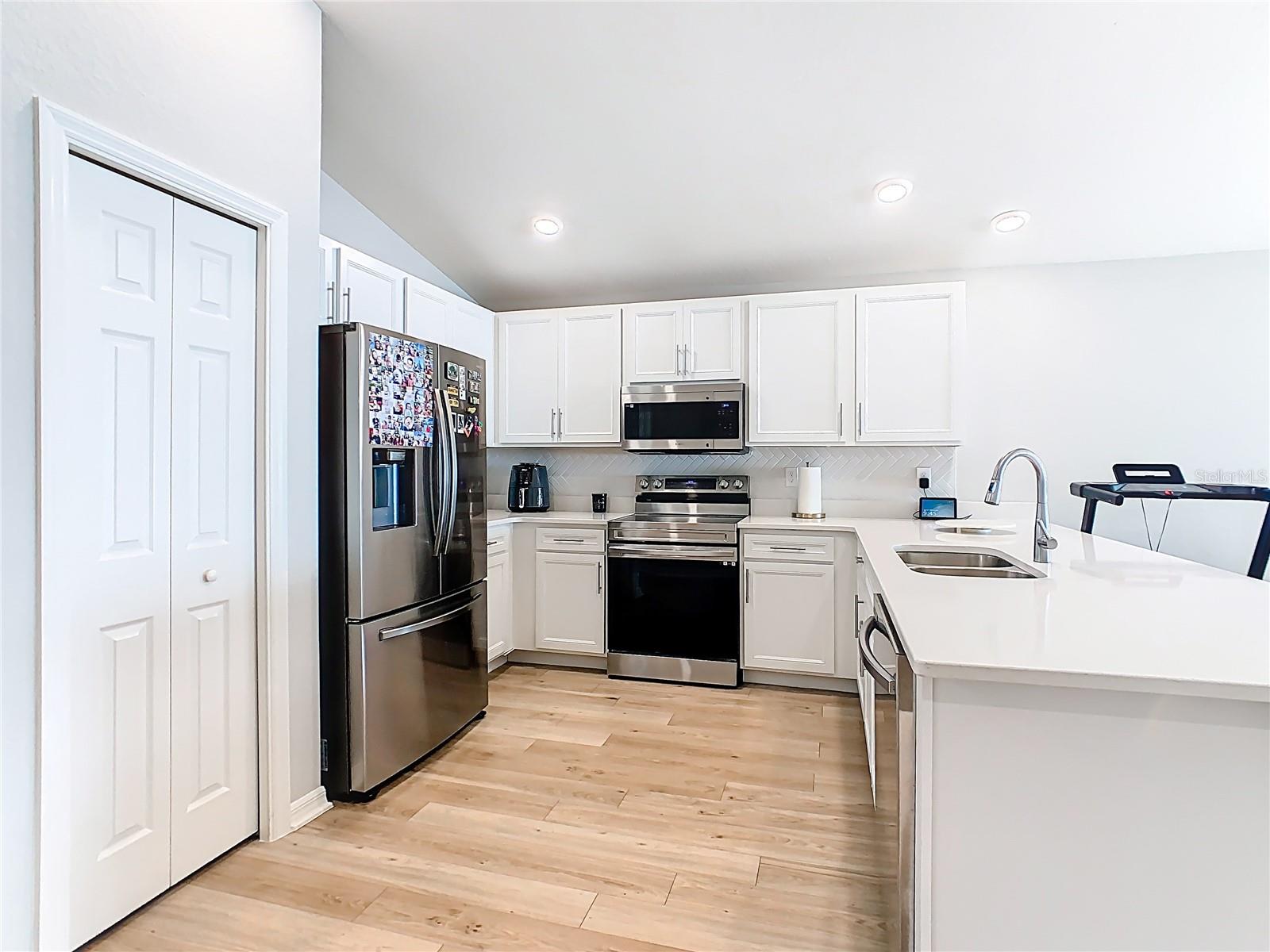 Image 9 of 57 For 1060 Cascade Drive