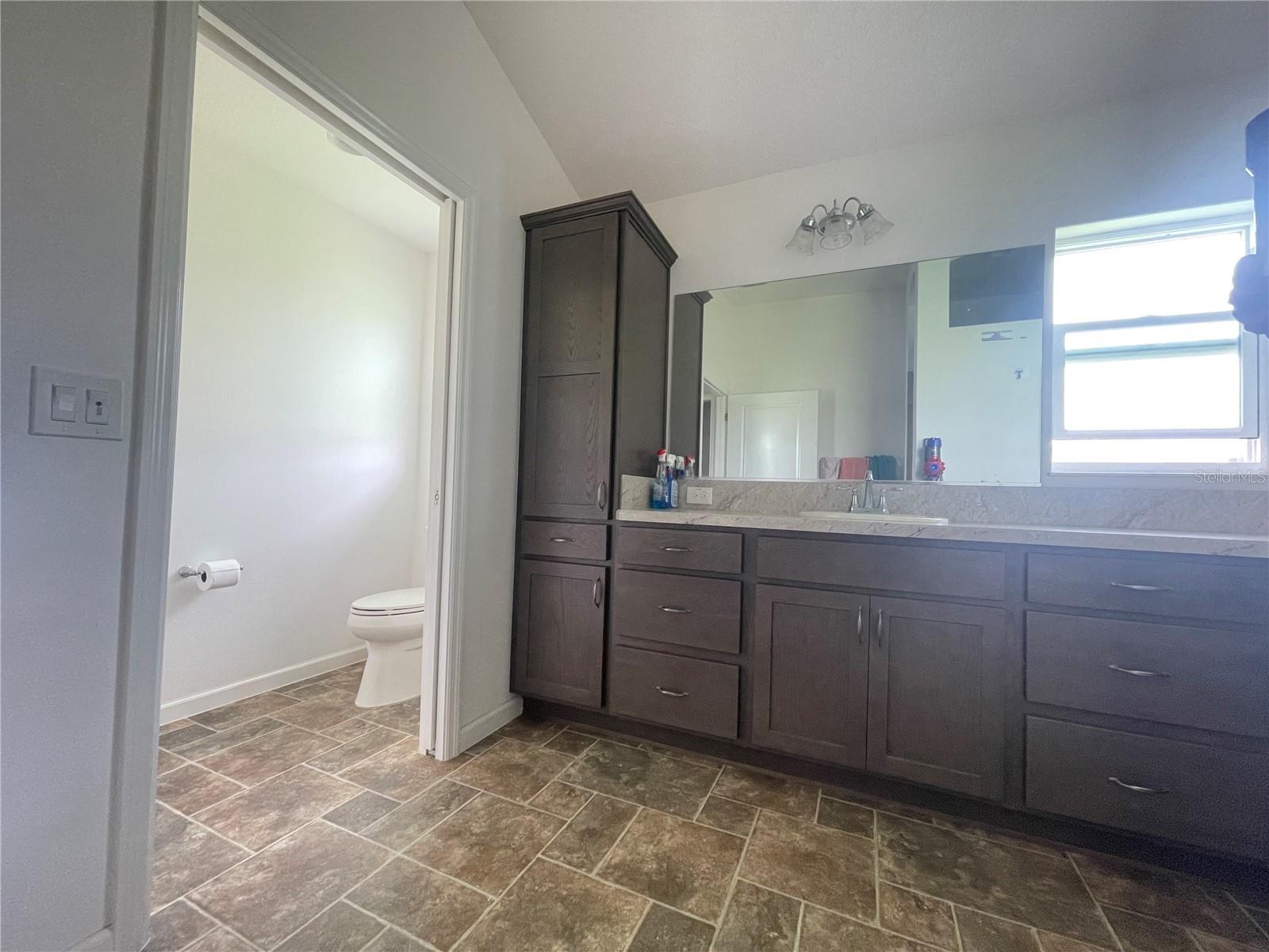 Image 13 of 38 For 11216 Roz Way