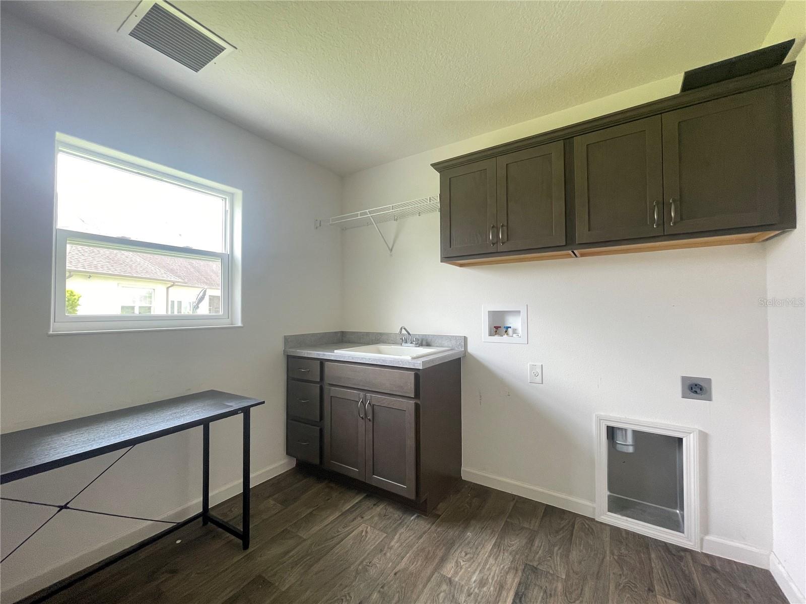 Image 16 of 38 For 11216 Roz Way