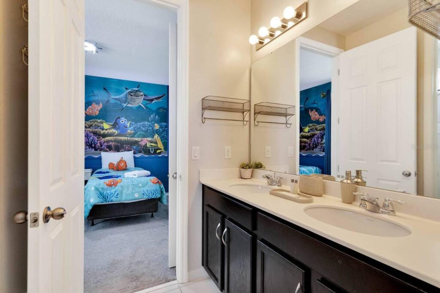 Image 36 of 76 For 1811 Sawyer Palm Place