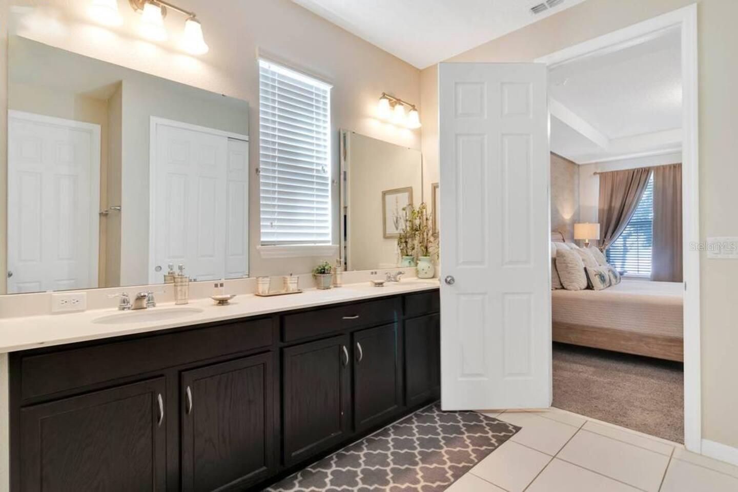 Image 9 of 76 For 1811 Sawyer Palm Place