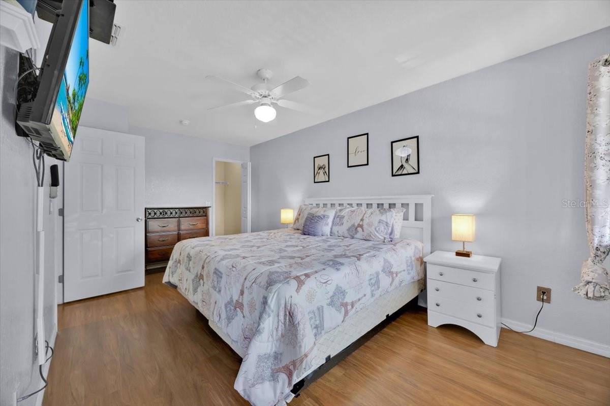 Image 20 of 46 For 2214 Calabria Avenue