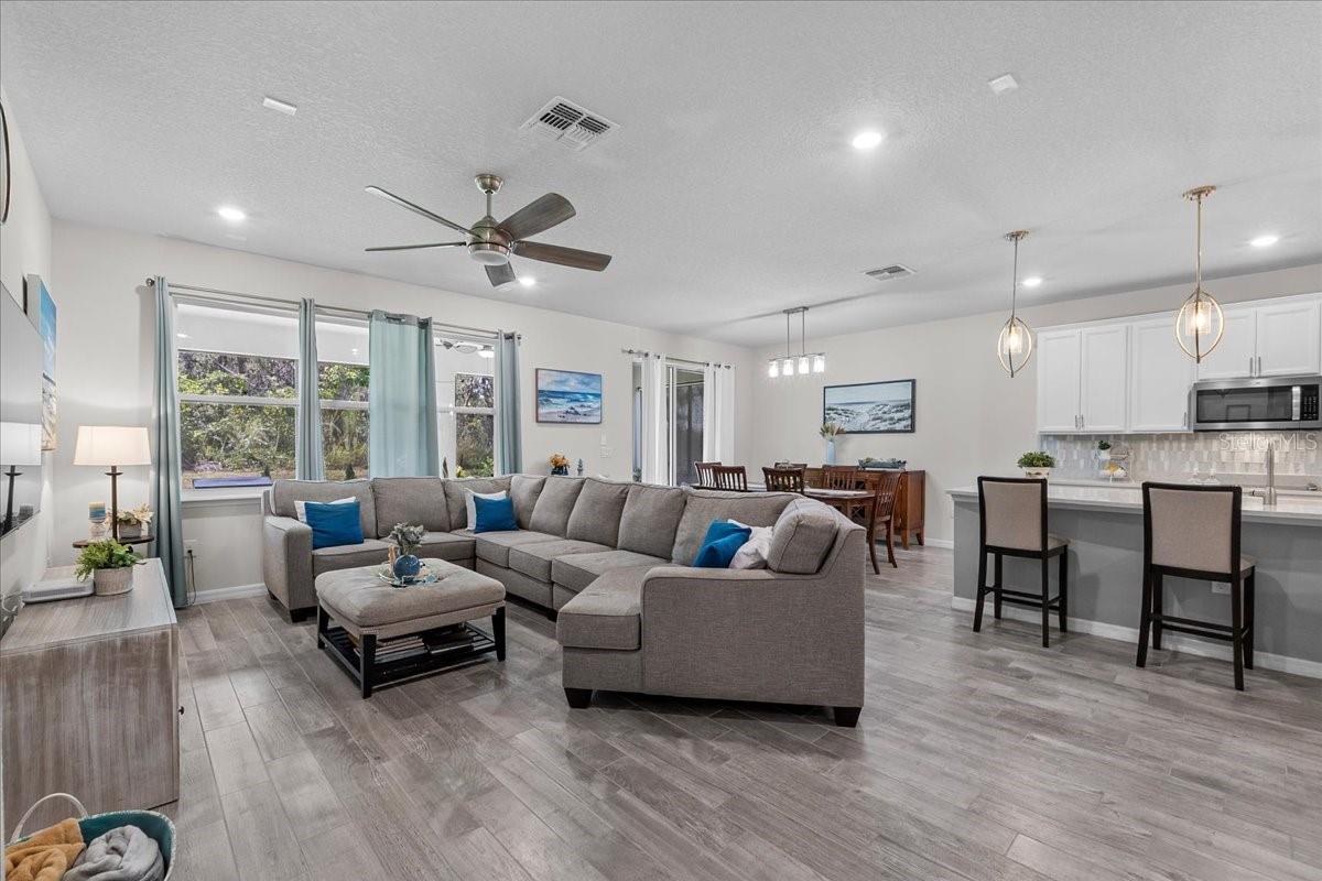Image 4 of 20 For 3390 Current Ave
