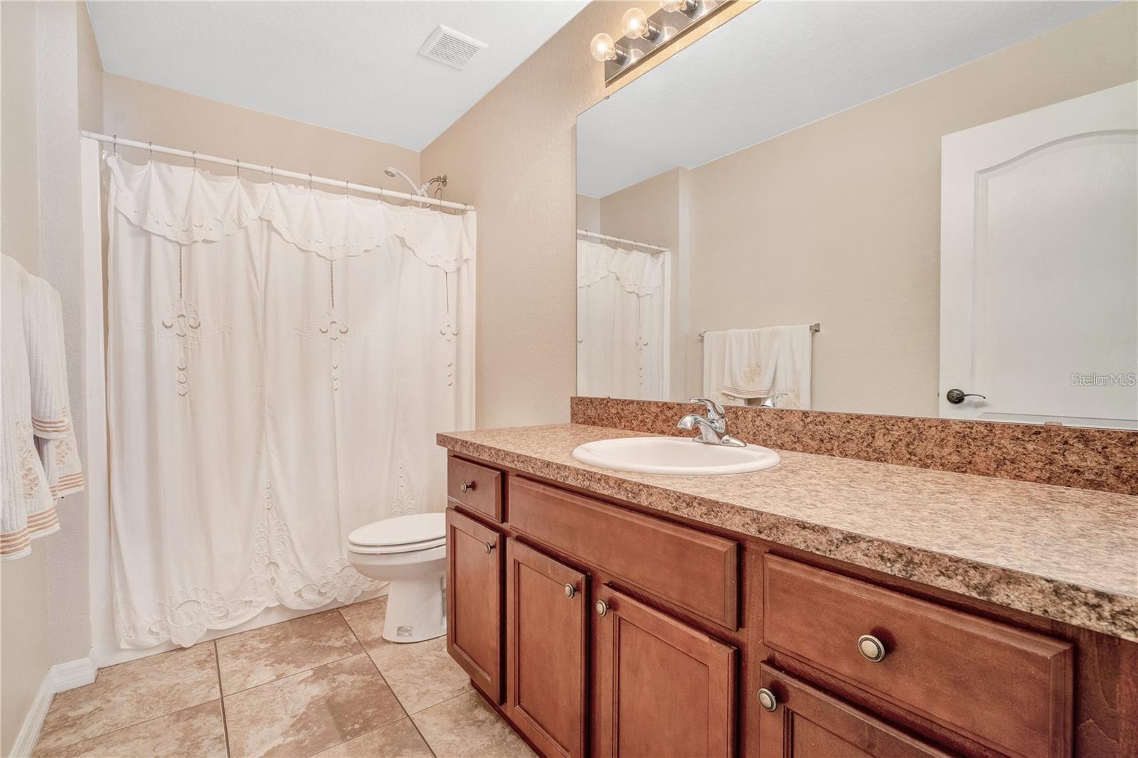 Image 15 of 26 For 510 Peter Pan Blvd