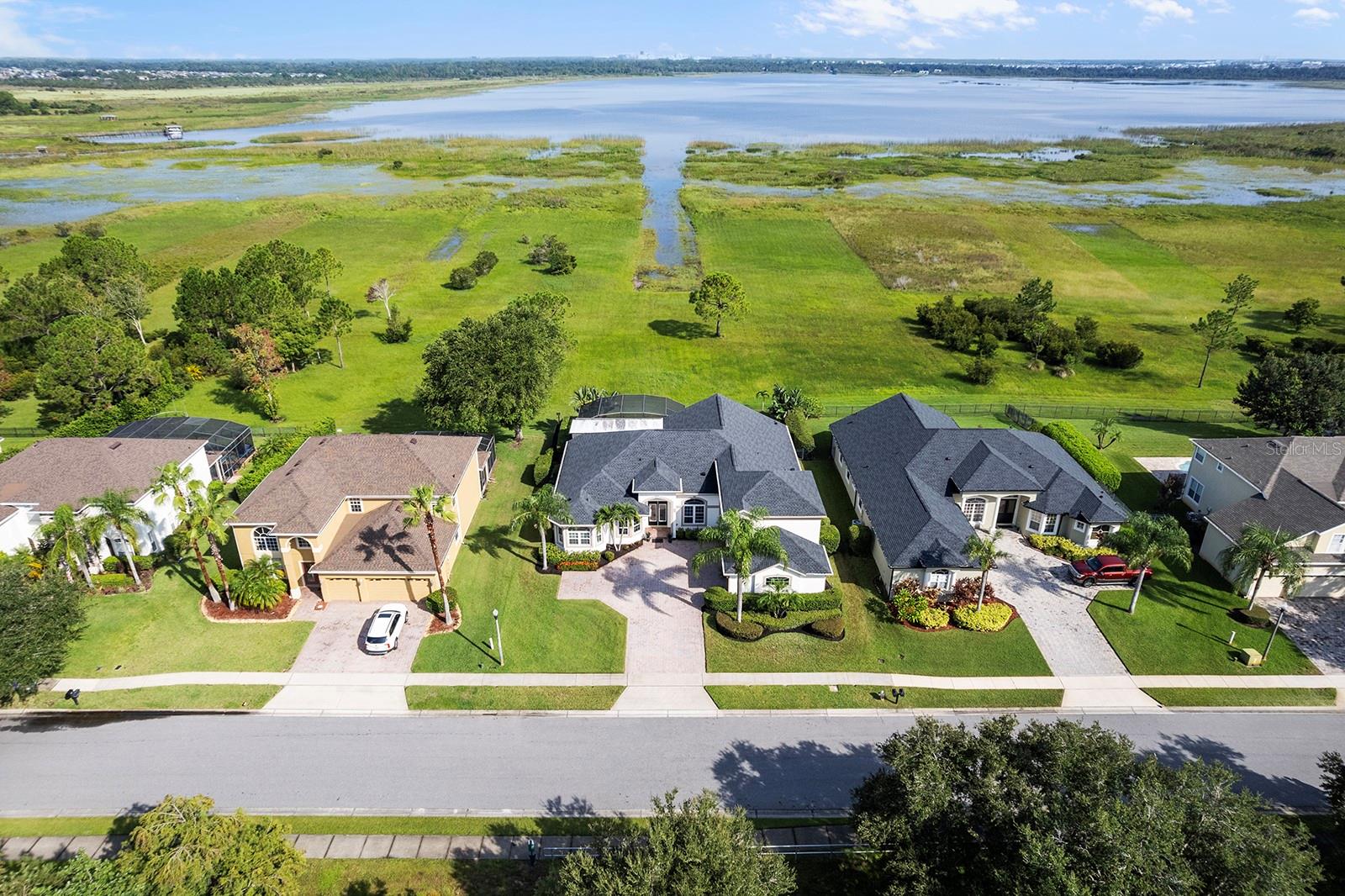 Image 4 of 94 For 5013 Coveview Drive