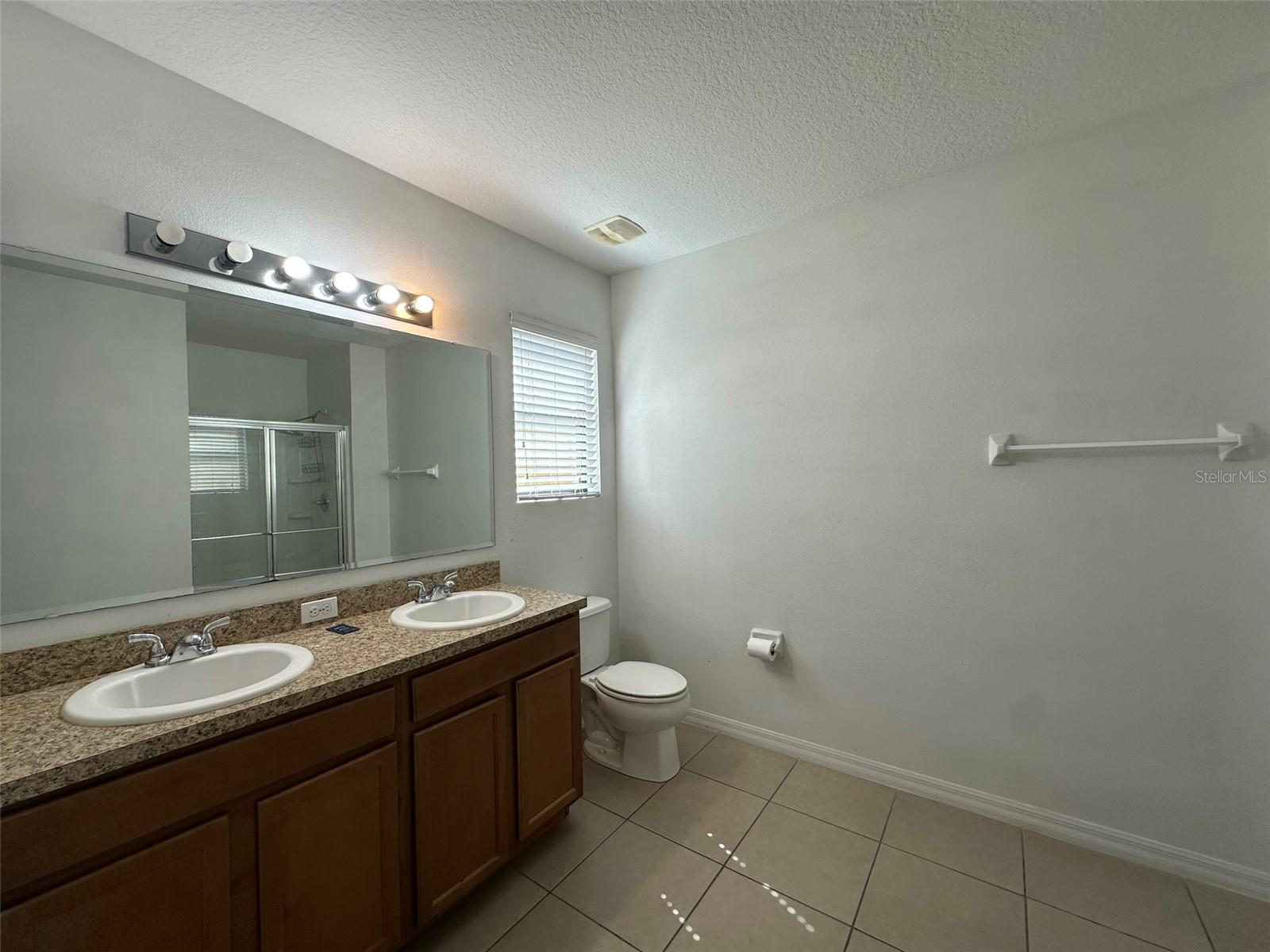 Image 26 of 44 For 1025 Cypress Pointe Boulevard