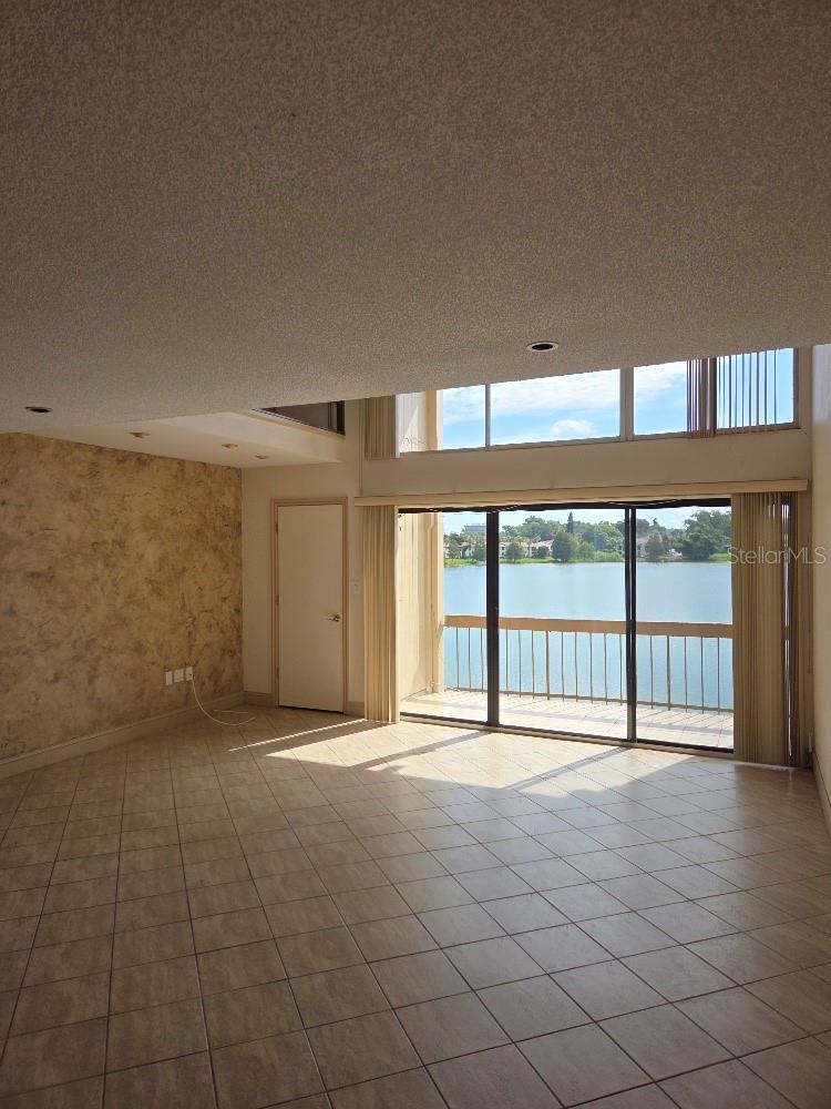 Image 10 of 29 For 622 Orange Drive 233