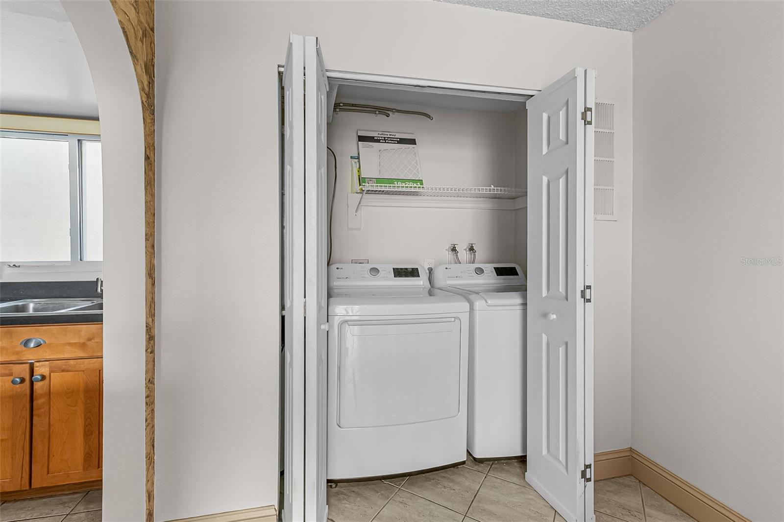 Image 32 of 51 For 622 Orange Drive 233