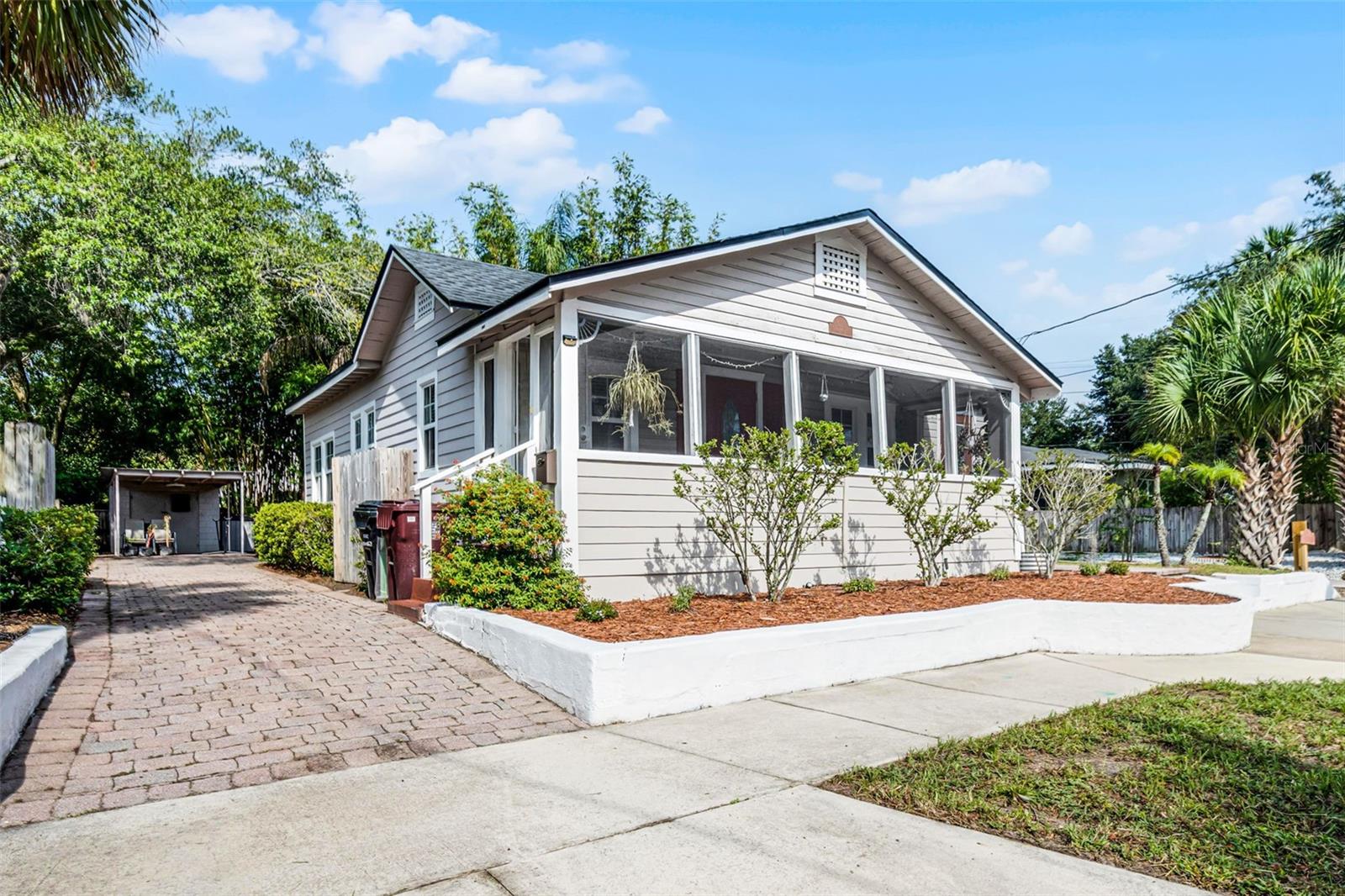 Image 2 of 19 For 1038 Hampton Avenue