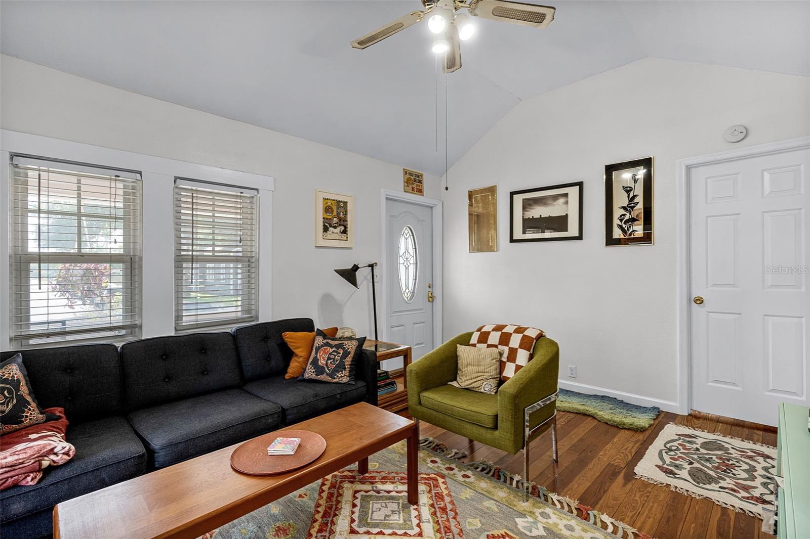 Image 6 of 19 For 1038 Hampton Avenue