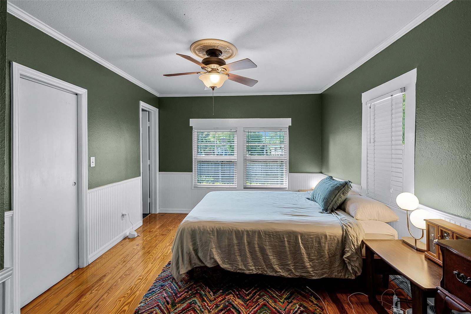 Image 8 of 19 For 1038 Hampton Avenue