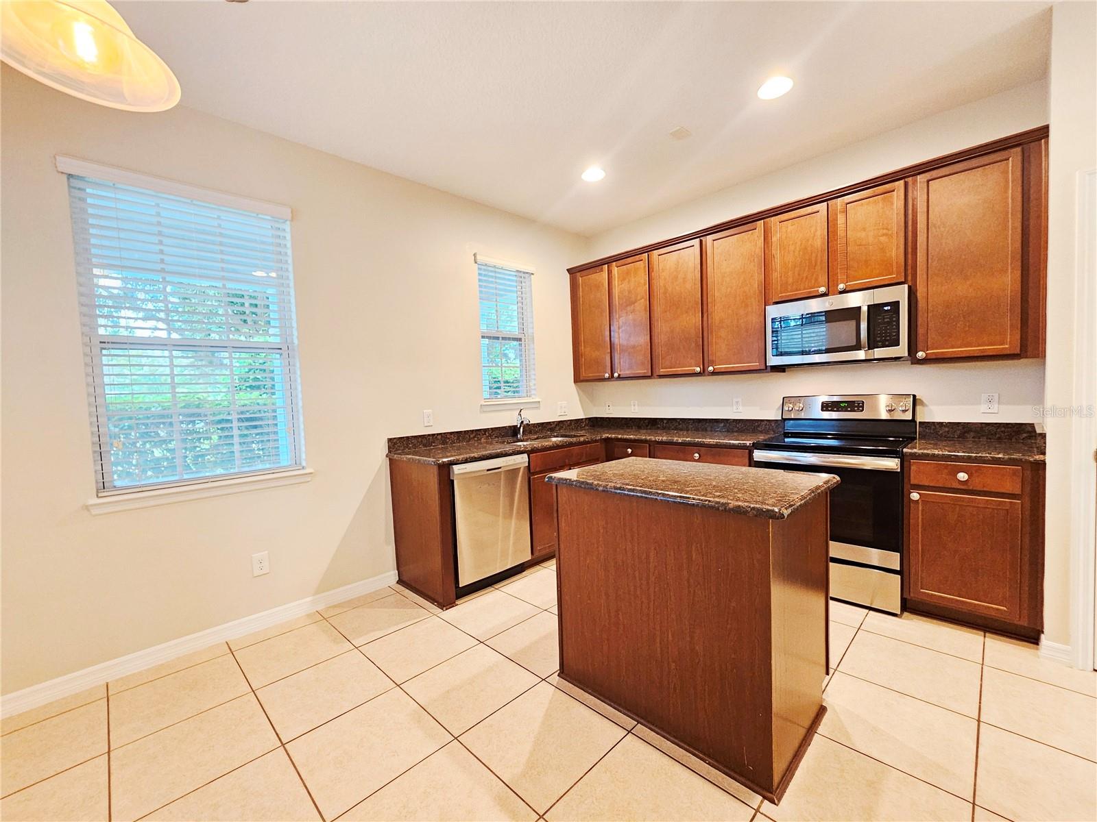 Image 10 of 39 For 12754 Garridan Avenue