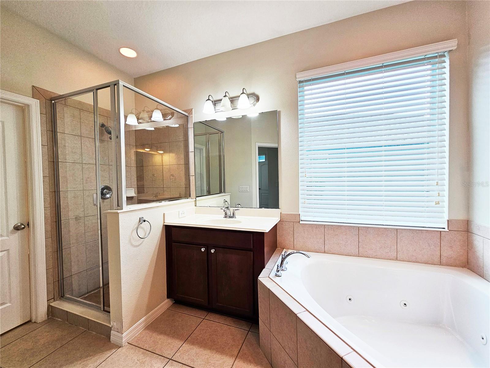 Image 17 of 39 For 12754 Garridan Avenue