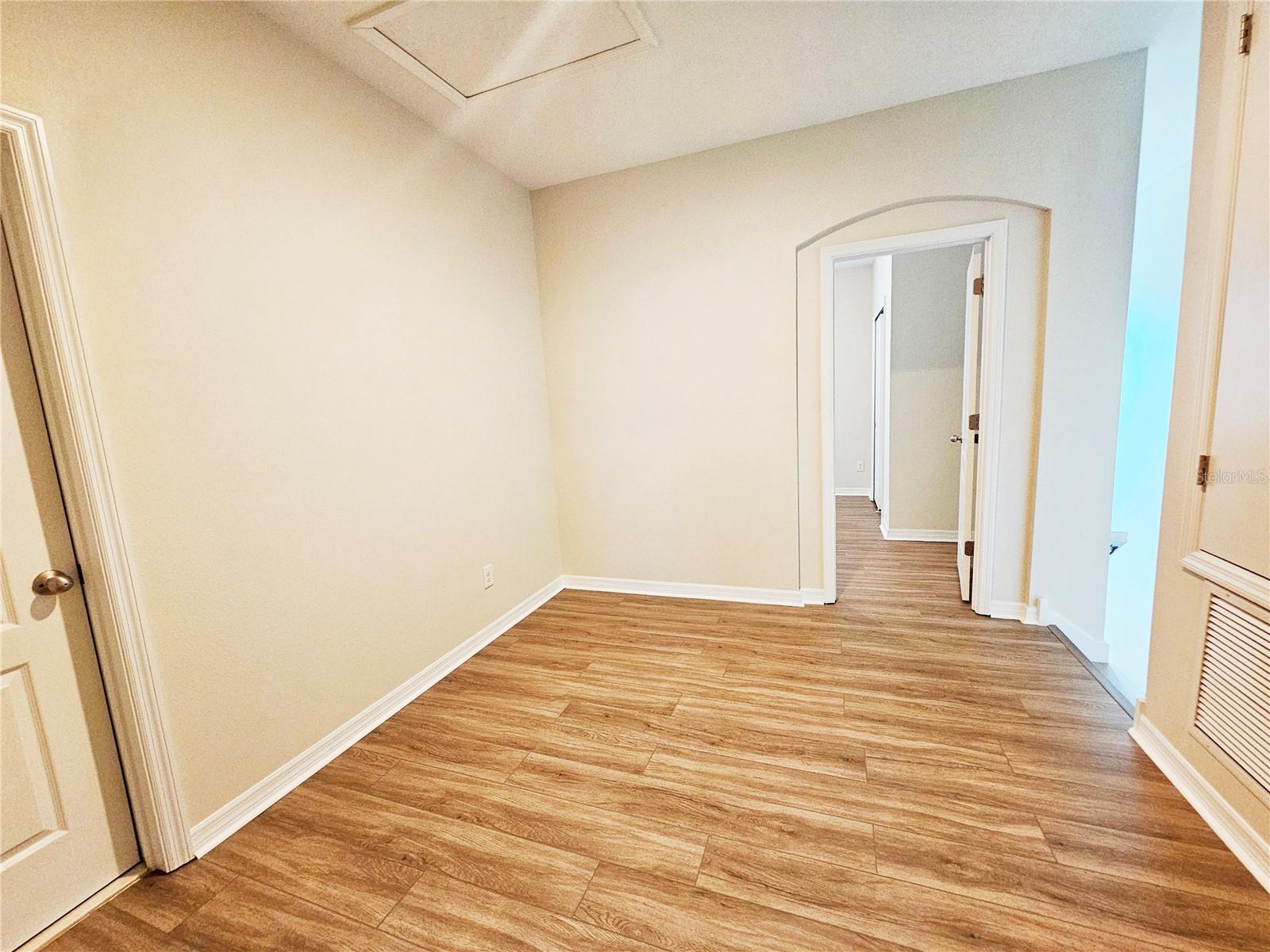 Image 23 of 39 For 12754 Garridan Avenue